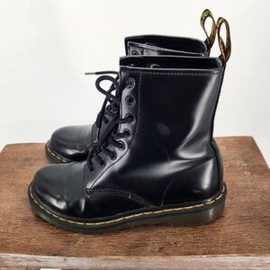 1460 Women's Smooth Leather Lace Up Boots